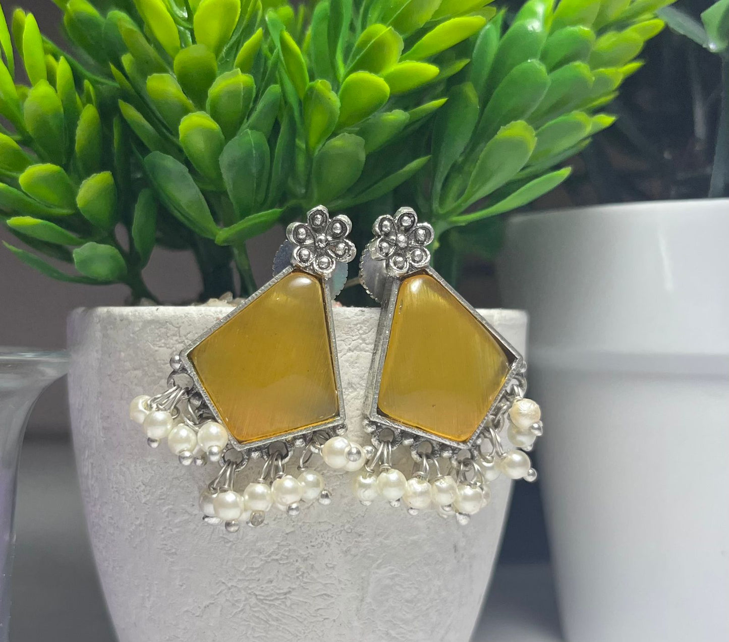 Siiyavi Triangle Stone Studs