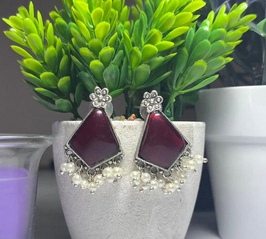 Siiyavi Triangle Stone Studs